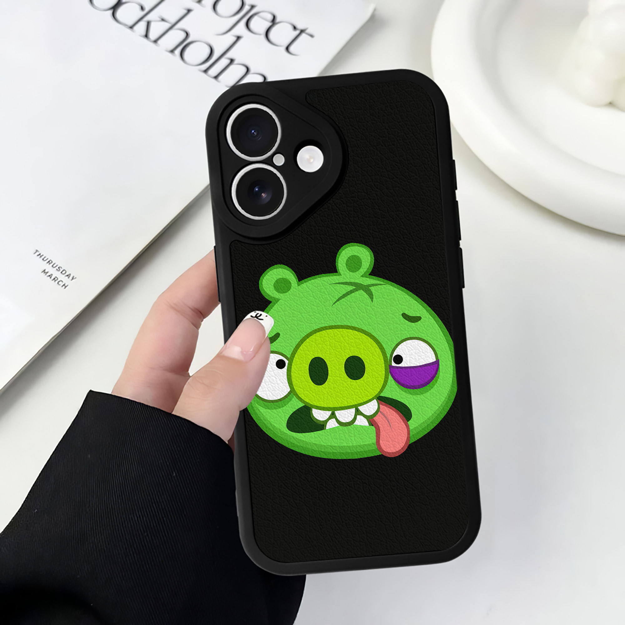 （画像用） Angry Birds アングリーバード 【iPhone 16シリーズ対応】シリコンスマホケース（レザー調） 材質：シリコン